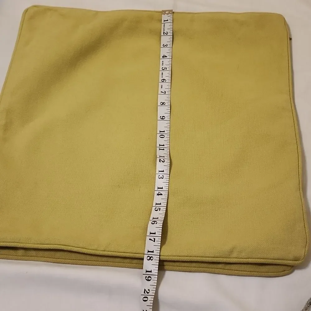 3 Pottery Barn‎ throw pillows coves 18x18”